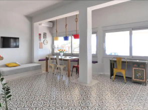 Beachfront Apartment Downtown