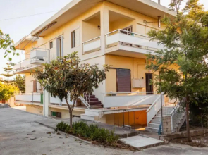 Rena's Hospitality walk to the beach,10min to Chania!