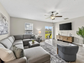 Spacious Getaway Near Apollo Beach 5 Bedroom Home