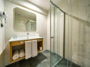 Premier Nergis Beach