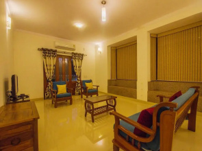Home Elegant 3BHK By OYO Rooms