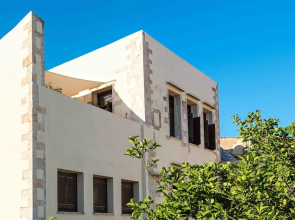 Lithinon Suites & Studios White