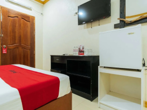Reddoorz Premium Near Pristine Beach