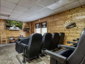 Ern813 - Heavenly View- Great Location! Close To All The Action! 6 Bedroom Cabin by RedAwning