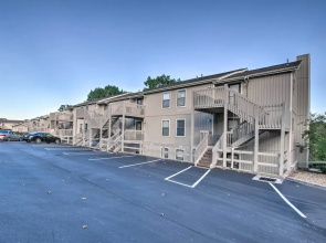 Pool & Lake Access! Sunset-view Gem in Osage Beach