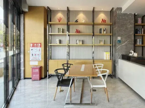 City Comfort Inn Hotel (Xiangyang Yicheng Xiangsha Avenue)