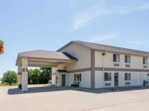 Super 8 Motel - Beloit