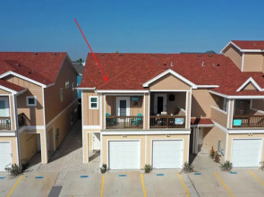2 Blocks to the Beach, Patio, Resort Pool w/ Slide Tranquil Tides by Avantstay