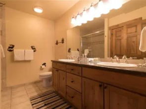 3110 Champagne Lodge, Trappeur's Crossing