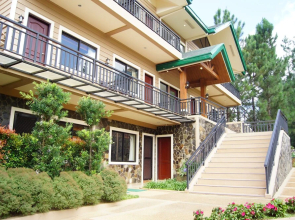 Pinegrove Mountain Lodge