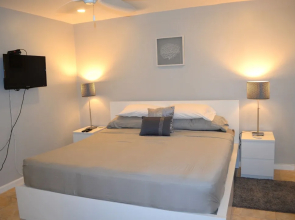 Bay Pointe Yacht Club 2BD Apartment OLR