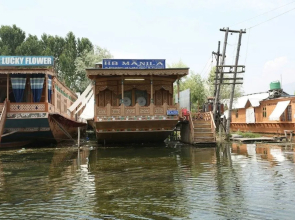 Manila Groups of Houseboats