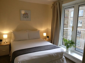 Metrostays - Jervis 66