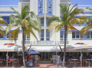 Hotel Breakwater South Beach