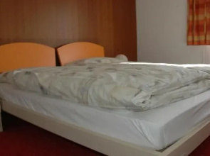 ABA-Sporting Apartment House