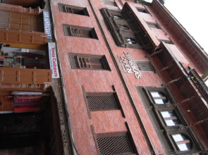 World Heritage Hotel & Aparments