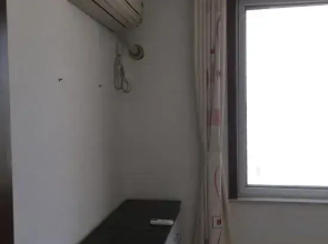 Yailon House - Tiexinqiao Metro Station