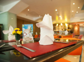 The Seasons Bangkok Huamark