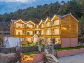 Silent bed and breakfast in Lugu Lake