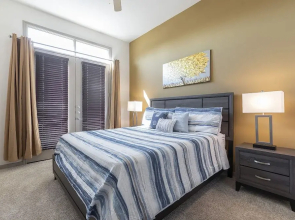 Luxurious Cali King BED Midtown Fully Equipped Condo -