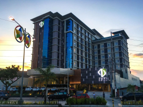 Zuri Hotel