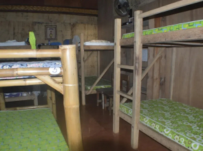 Toris Backpackers Paradise