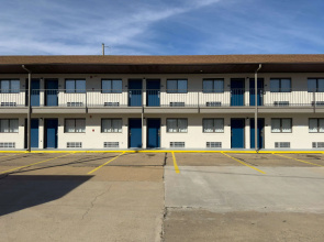 Motel 6 Dyersburg, TN