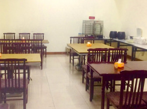 Sicily Hotel - Beijing Railway Station Temple of Heaven Dongmen Subway Station