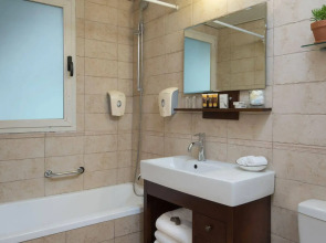 Dizengoff Suites Hotel