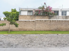 Modern Apartment with Terrace and Pool