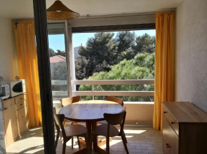 Studio calme à Giens , 2 pas du port et des plages