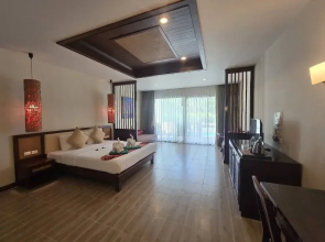 Hotel and Beach Bungalow at Lanta Resort