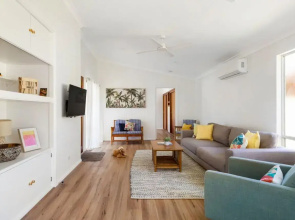 Golden Sands - Pet Friendly - 2 Mins Walk to Beach