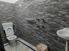 Spot On 87675 Hotel Meera Dham