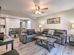 Townhome 1-min Walk to Lake & Close to Sdc!