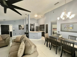 Residential Westbury 4BR Pool Home Near Disney Parks