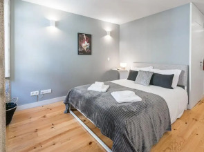 GuestReady - The Lucky One