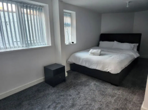 Derby City Centre Apartment With Roof Top Hot Tub