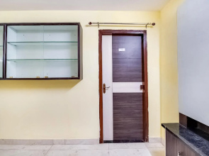 OYO Flagship 67762 Satya Kamala Residency