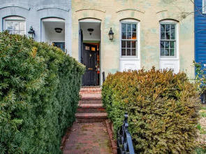 Heart Of Capitol Hill Row House Luxury & Location