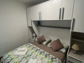 A1 apt With Balcony and sea View, 3 min to Beach