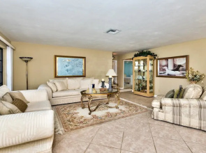 Sirena Waterfront 3 Bedroom Home by NFVH