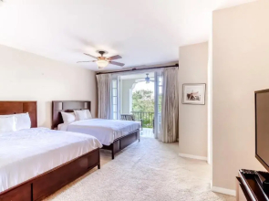 Pacifico Townhouse 102