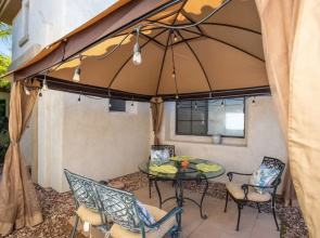 Elm Casita Apts by RedAwning