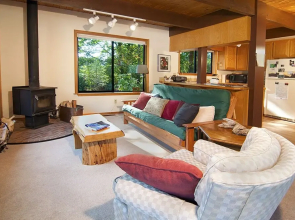 Index River Roost - Three Bedroom Cabin with River View