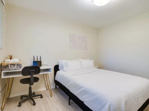 Cozy Minneapolis Home w/ Air Hockey, Near Downtown