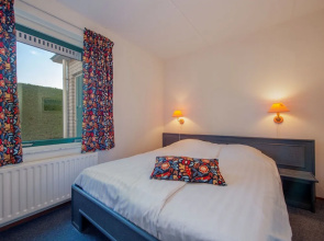 Detached, Well-kept Holiday Home With Wifi, Beach at 500 m