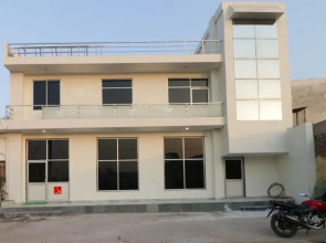 OYO 12493 Heera Guest House