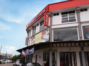 Grand City Hotel I