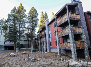 Summit #273 2 Bedroom Condo by RedAwning